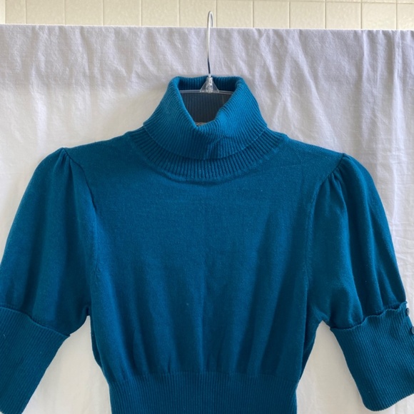Women's/Juniors Short Sleeve Turtleneck Top - Size: Large - Picture 3 of 7